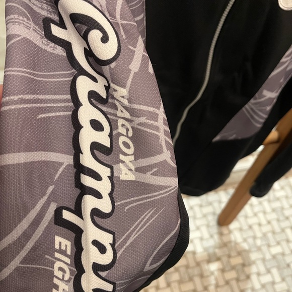 Mizuno x Hanon Nagoya Grampus Eight - J League Soccer Tracksuit Jacket. - Picture 4 of 7